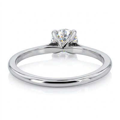 Solitaire Or Blanc 4 Griffes et Diamant 0.70 Carat FVS2