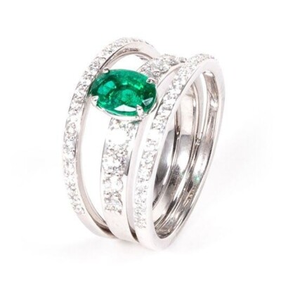 Bague en émeraude et diamants