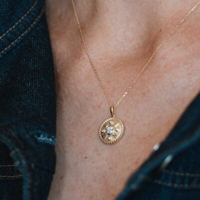 Pendentif motif rond et diamants