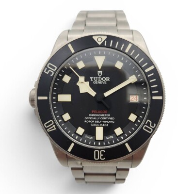 Montre TUDOR Pelagos lhd lunette noir mat en céramique, bracelet en titane