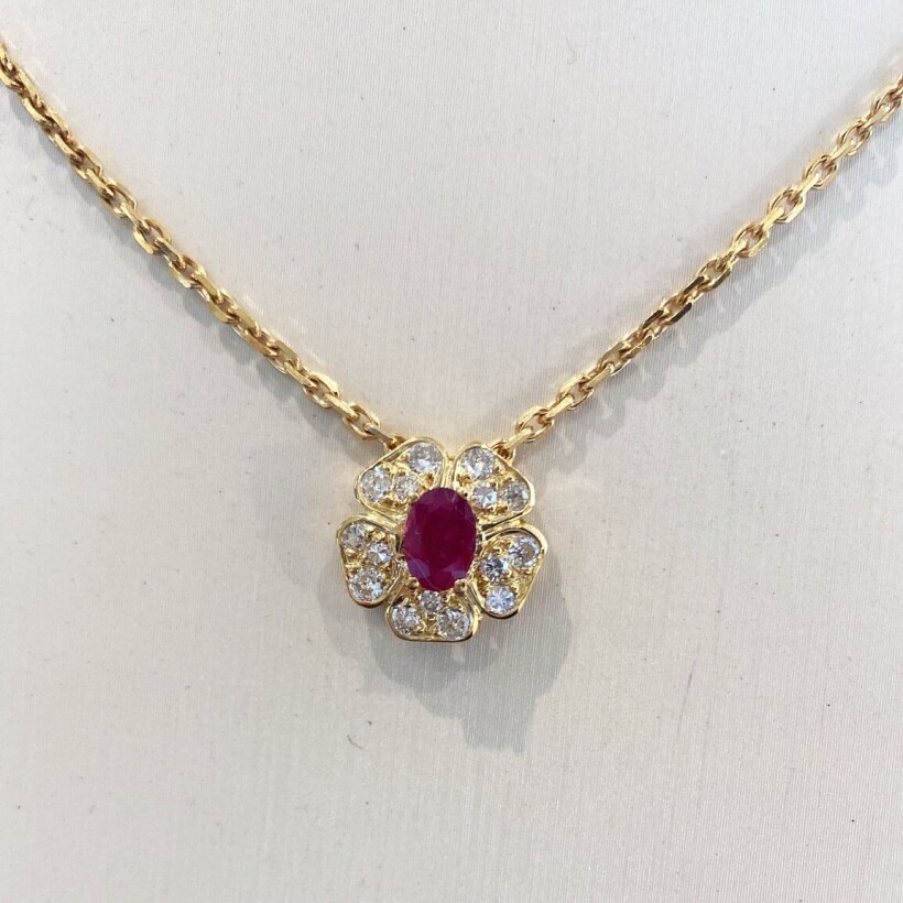 Collier et pendentif or jaune rubis et diamants