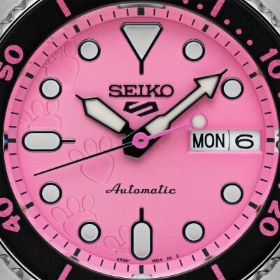 Montre Seiko 5 Sports Panthère Rose Édition Limitée SRPM07K1