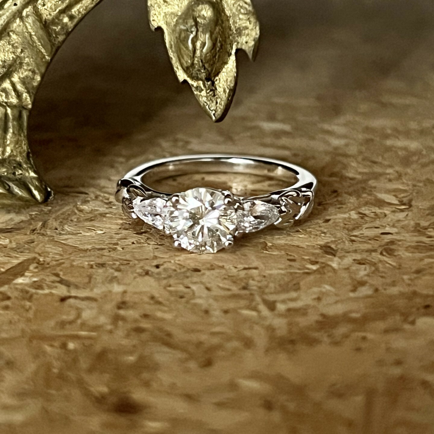 Bague en or blanc et diamant