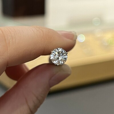 Diamant moderne de 1,26 carat extra blanc F VS1