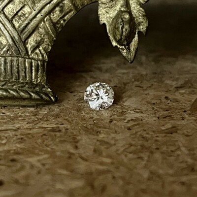 Diamant moderne de 1,26 carat extra blanc F VS1