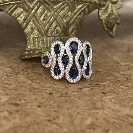 Bague Arlequin en or blanc, saphirs et diamants