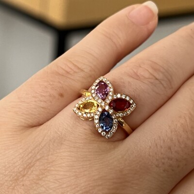 Bague Chance en or rose, saphirs multicolores et diamants