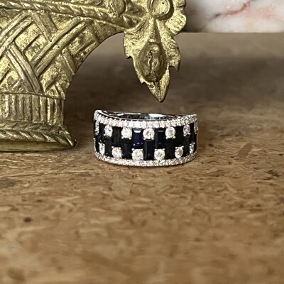 Bague Crown en or blanc, saphir et diamants