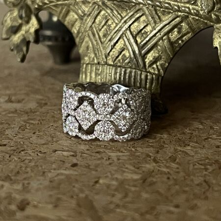 Bague Laces en or blanc et diamants