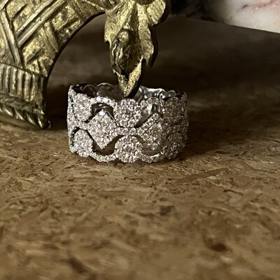 Bague Laces en or blanc et diamants