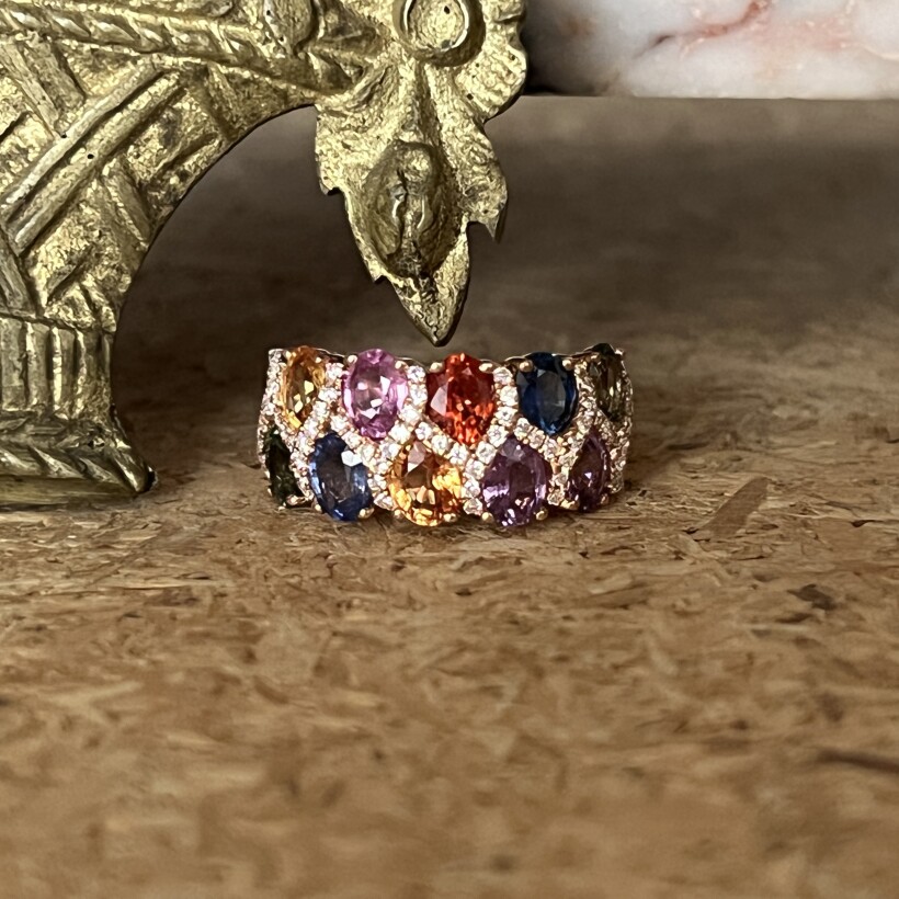 Bague Rialto en or rose, saphirs multicolores et diamants