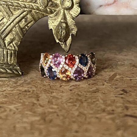 Bague Rialto en or rose, saphirs multicolores et diamants