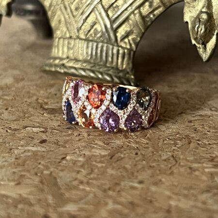 Bague Rialto en or rose, saphirs multicolores et diamants