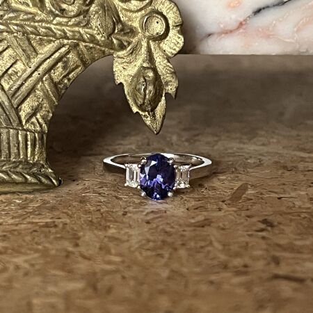 Bague Tanzanie en or blanc, tanzanite de 1,74 carat et diamants de taille émeraude