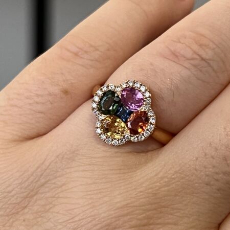 Bague Kuroba en or rose, saphirs multicolores et diamants