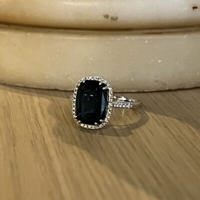 Bague San Marco en or blanc, topaze Blue London de 5,58 carats et diamants