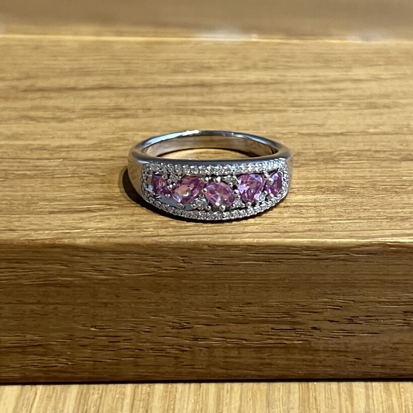 Bague Mosaïque en or blanc, saphirs roses et diamants