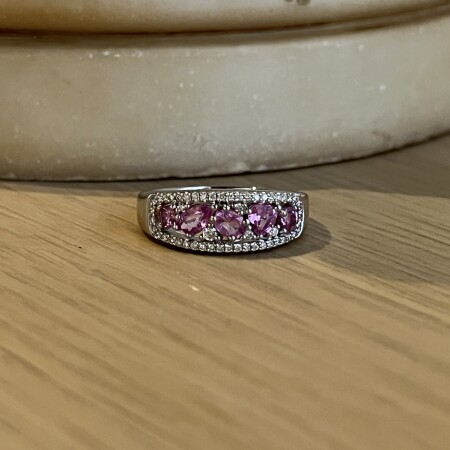 Bague Mosaïque en or blanc, saphirs roses et diamants