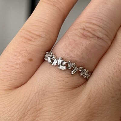 Bague Hype en or blanc, diamants de taille baguette et diamants