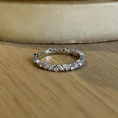 Bague Hype en or blanc, diamants de taille marquise et diamants