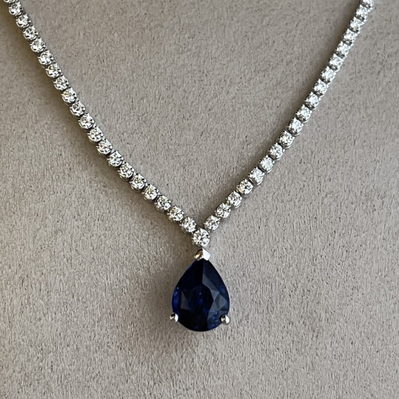 Collier Blue link en or blanc, saphir de 3,31 carats et diamants