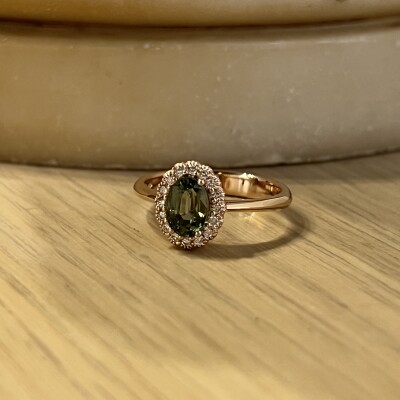 Bague Héritage en or rose, saphir vert et diamants