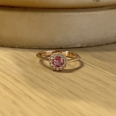 Bague Héritage en or rose, saphir rose et diamants