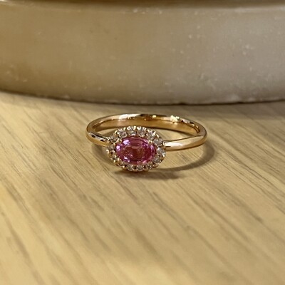 Bague Héritage en or rose, saphir rose et diamants