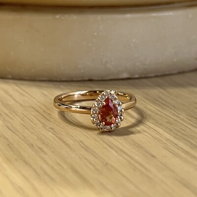 Bague Héritage en or rose, saphir orange de taille poire et diamants