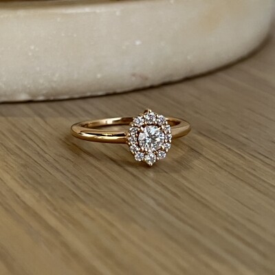 Bague en or rose et diamants