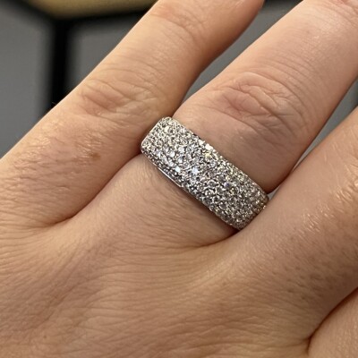 Bague en or blanc et diamants