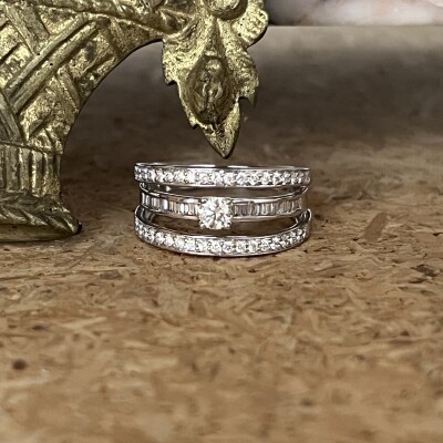 Bague Structure en or blanc et diamants