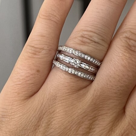 Bague Structure en or blanc et diamants