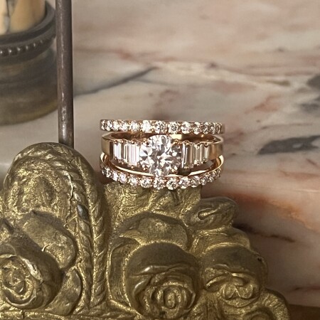 Bague Structure en or rose, diamants de taille baguette et diamants