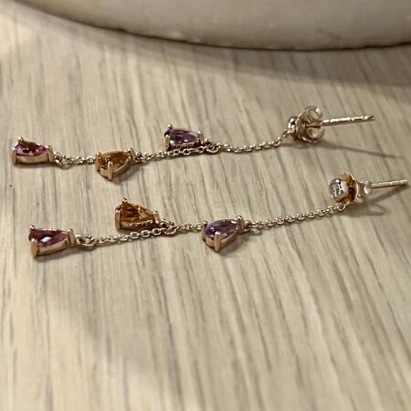 Boucles d’oreilles India en or rose, pierres fines de taille poire et diamants