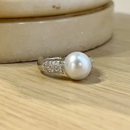 Bague Galaxy en or blanc, perle des mers du sud et diamants