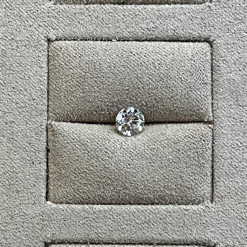 Diamant moderne de 1,02 carat blanc H VVS1