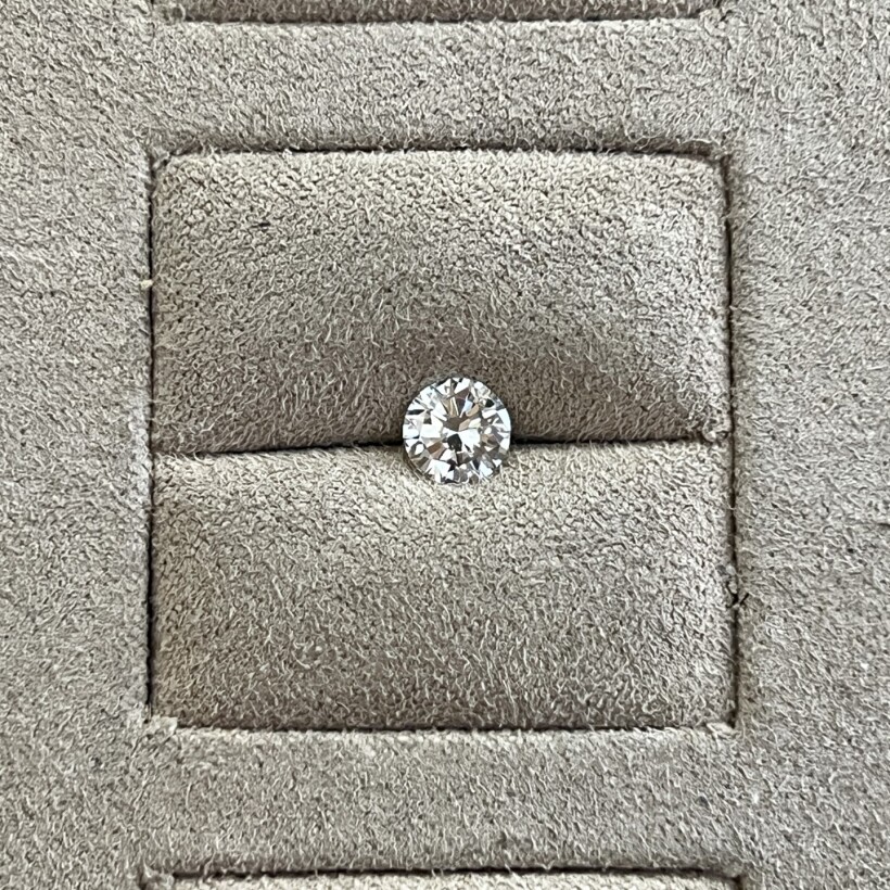 Diamant moderne de 1,04 carat blanc nuancé I VVS1