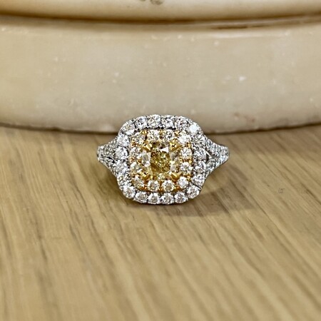 Bague Spring en or blanc et or jaune, diamant jaune de taille coussin de 1,01 carat et diamants