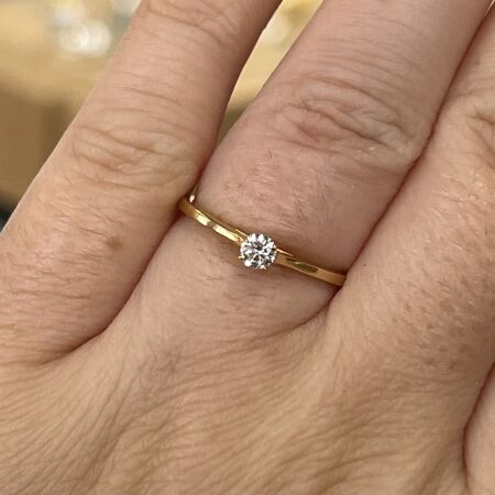 Solitaire en or jaune et diamant de 0,15 carat