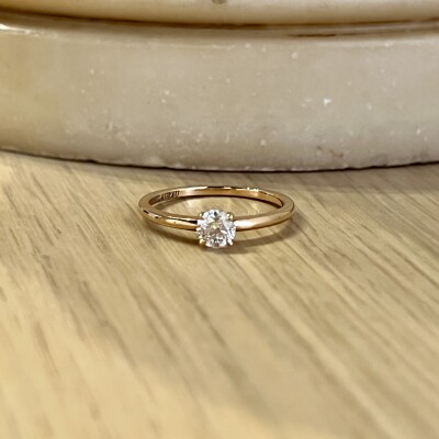 Solitaire en or rose et diamant de 0,40 carat