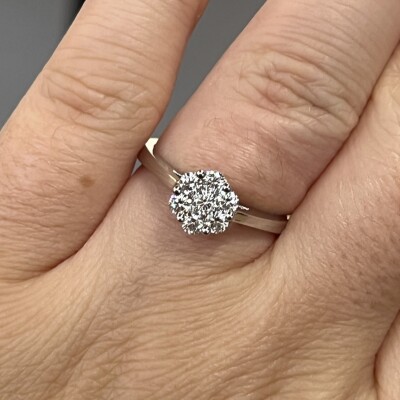 Solitaire Héritage en or blanc et diamants