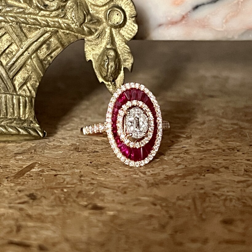 Bague Casino en or rose, rubis, diamant de taille émeraude, diamants de taille marquise et diamants