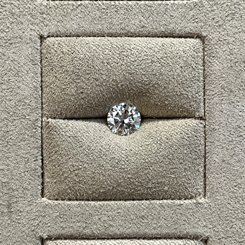 Diamant moderne de 1,49 carat blanc exceptionnel E VVS1