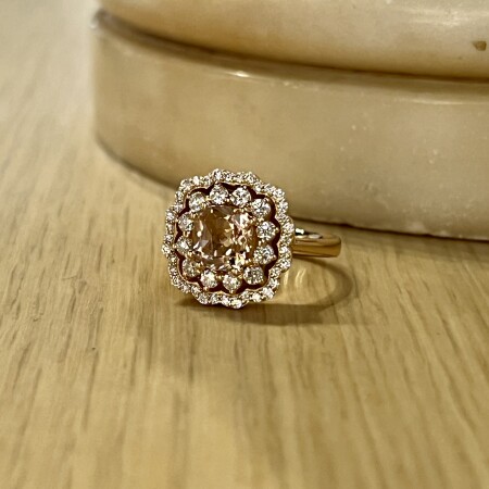 Bague Ponte Vecchio en or rose, morganite de taille coussin de 1,39 carat et diamants