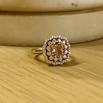 Bague Ponte Vecchio en or rose, morganite de taille coussin de 1,39 carat et diamants