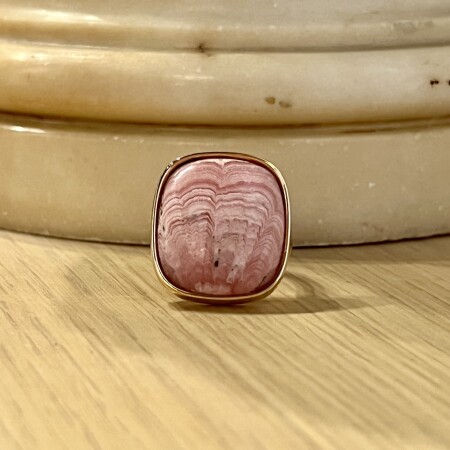 Bague en or rose sertie d’une rhodochrosite