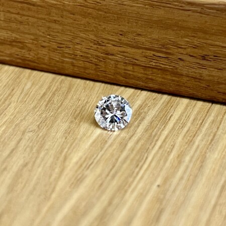 Diamant moderne de 1 carat blanc exceptionnel E pur 10x