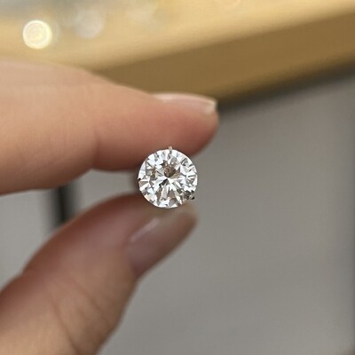 Diamant moderne de 1 carat blanc exceptionnel E pur 10x