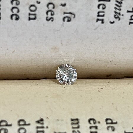 Diamant moderne de 1 carat blanc exceptionnel E pur 10x